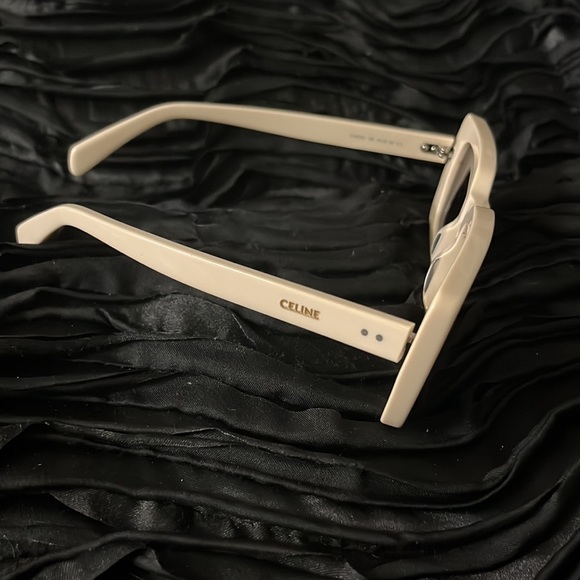 Celine Paris - Picture 2 of 3